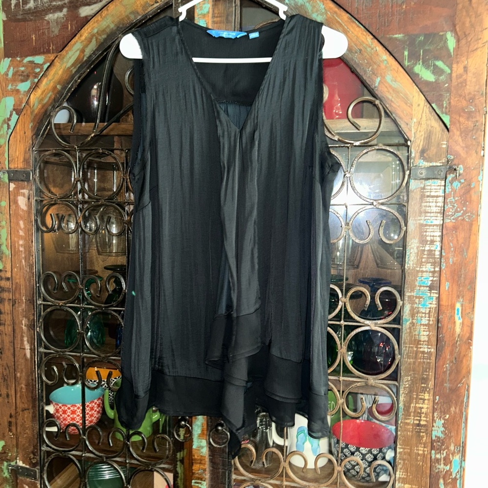 Simply Vera Vera Wang Black Asymmetrical Sleeveless Blouse
